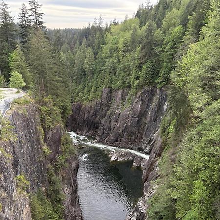 'Canyon Heights' Retreat Норт-Ванкувер Екстер'єр фото